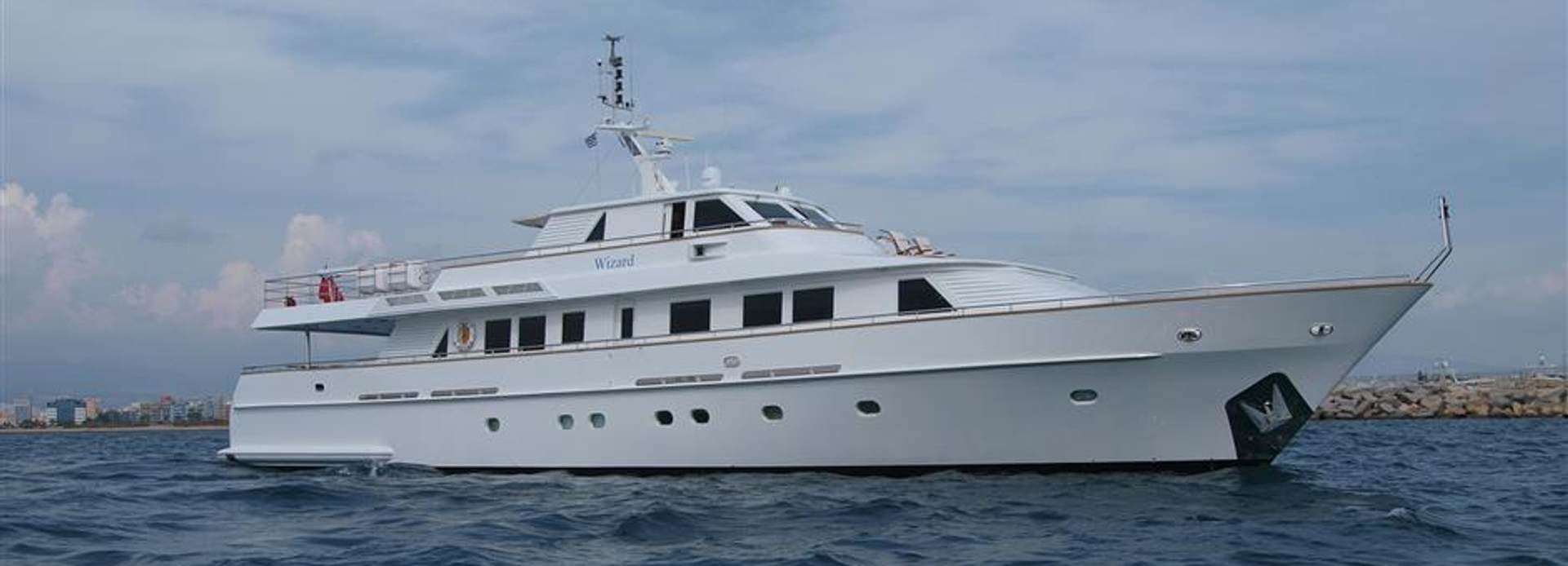 Wizard One yacht, Porsius