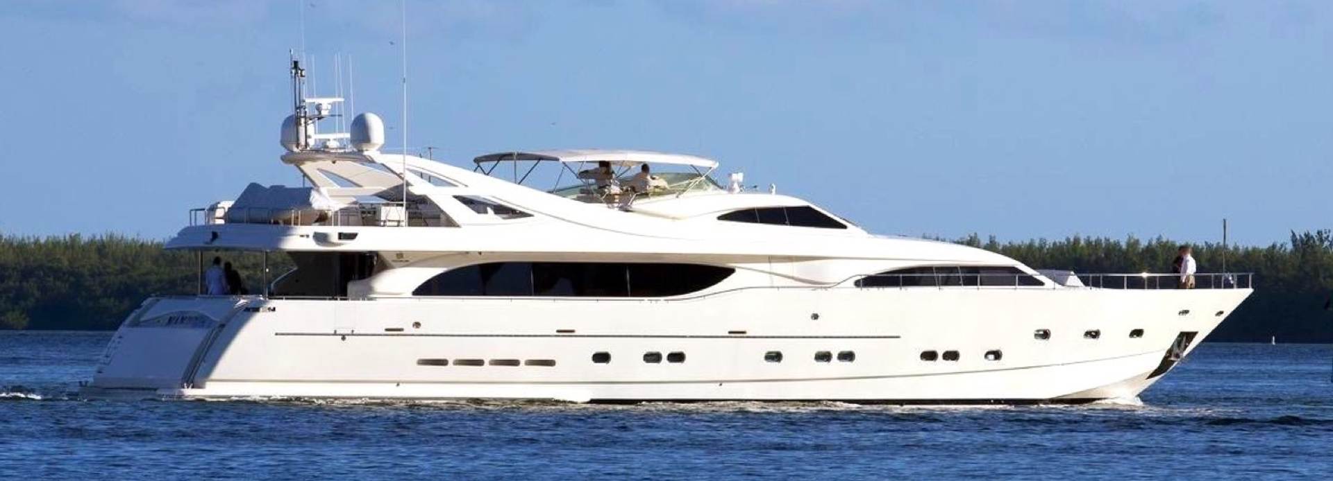 Mambo yacht, Custom Line