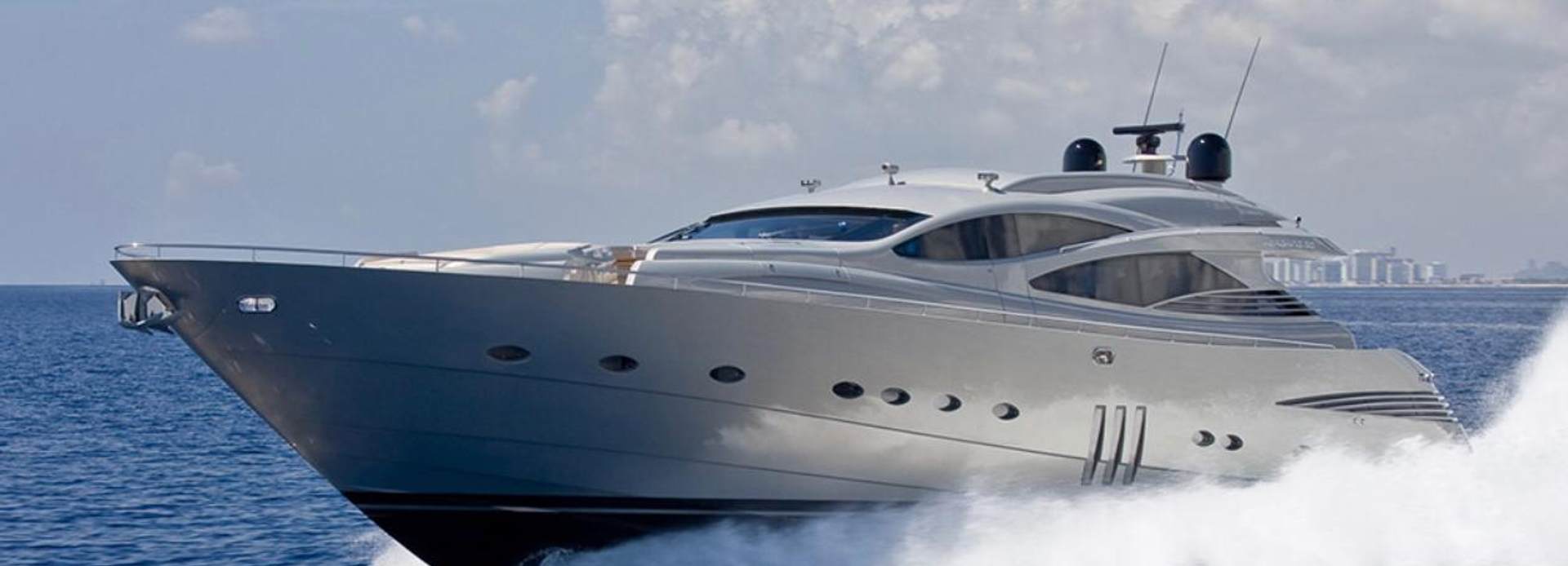 The Hangout yacht, Pershing