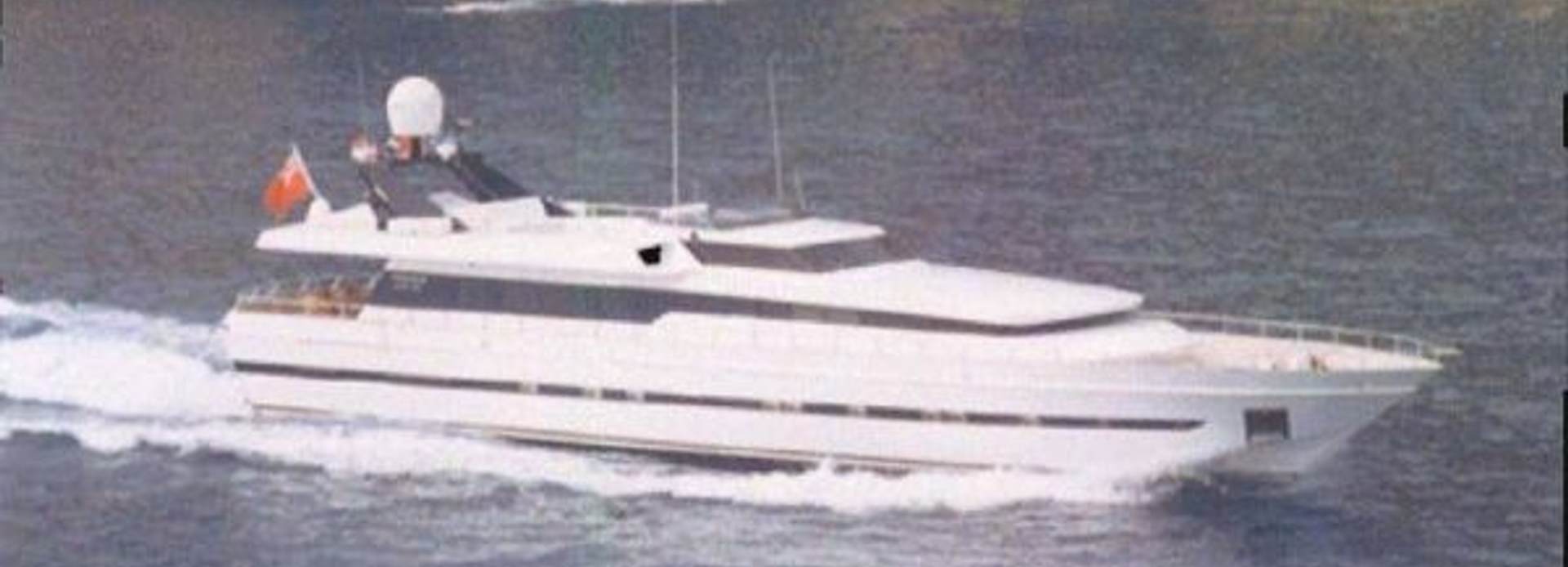 Vanya yacht, Cantieri di Pisa