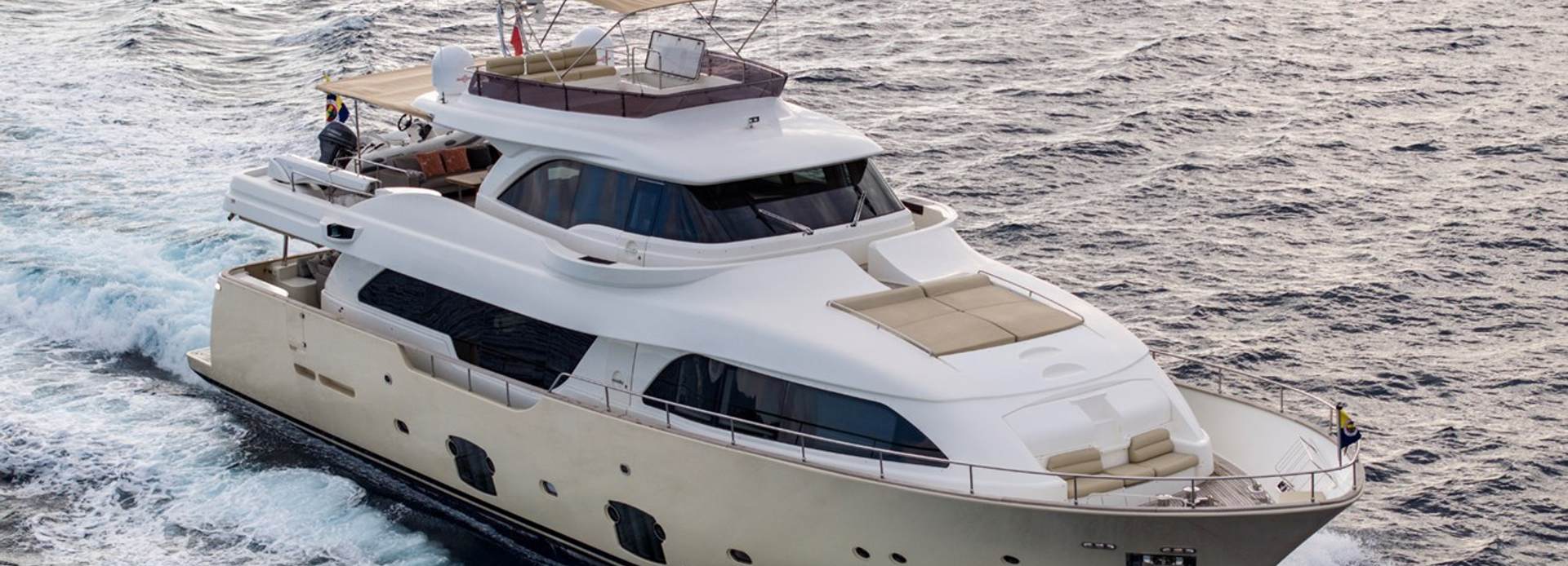Future yacht, Custom Line