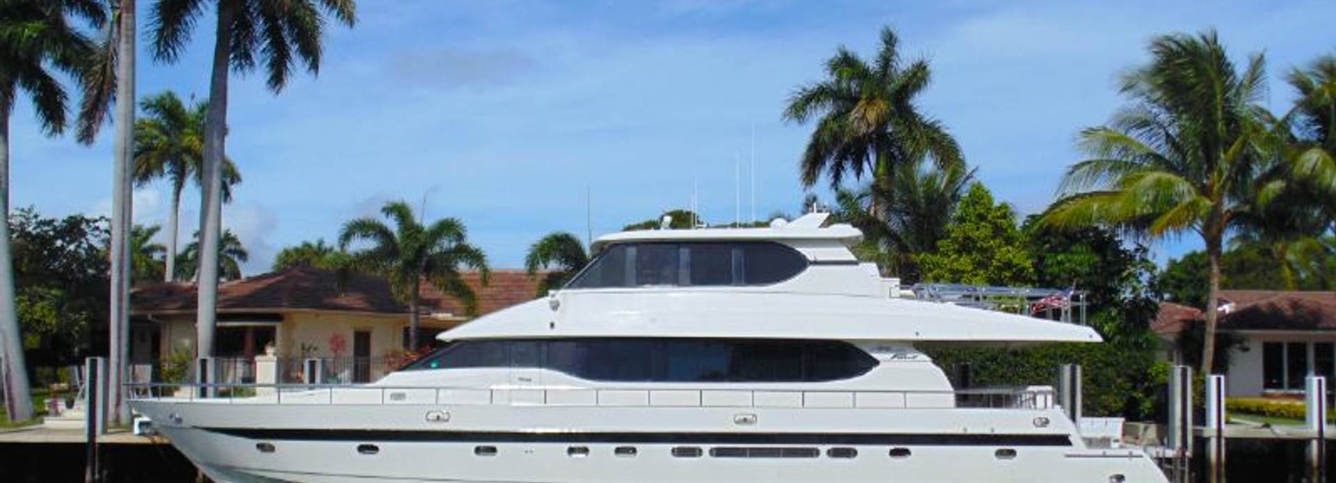 Tortuga yacht, Monte Fino