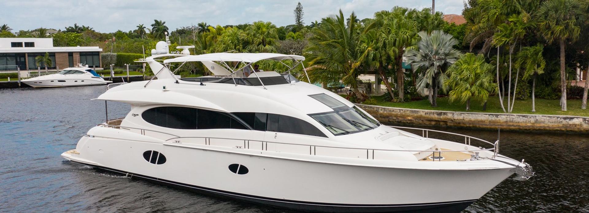 Cerca Trova yacht, Lazzara Yachts
