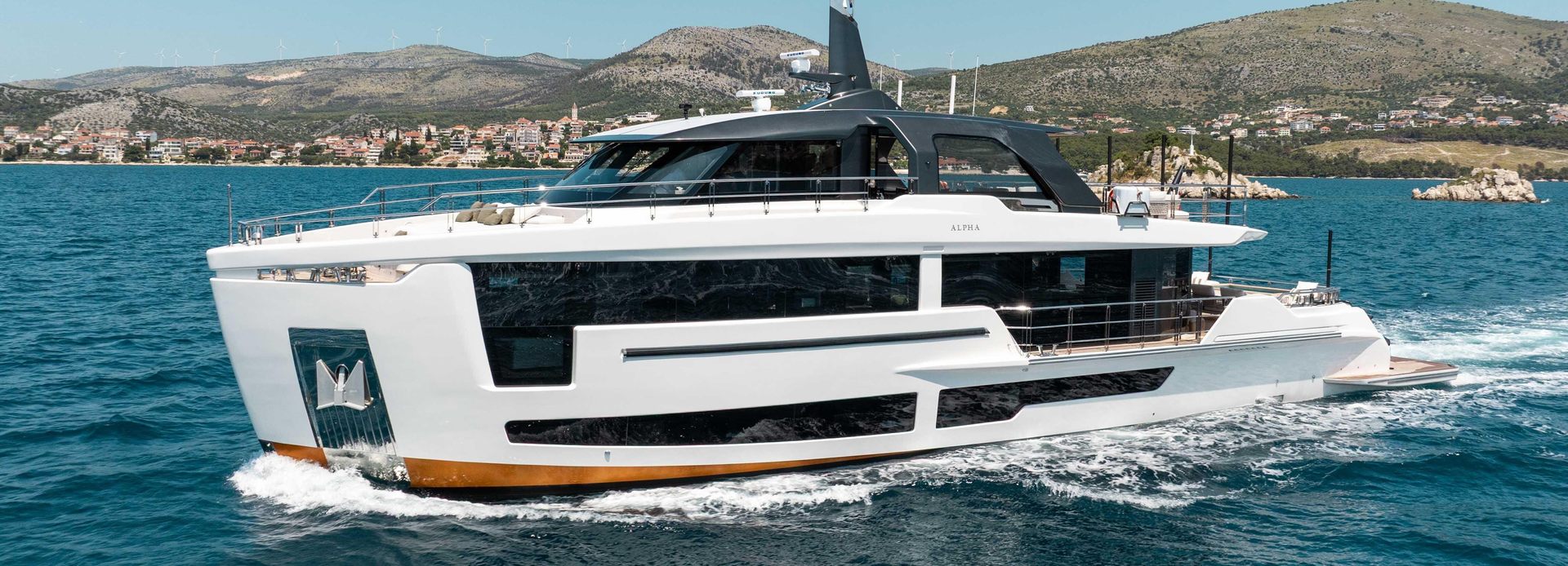 Euphoria yacht, Alpha Custom Yachts