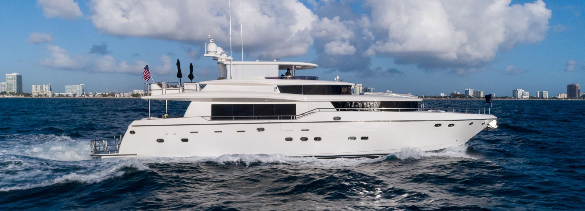 Aleniel yacht, Johnson Yachts