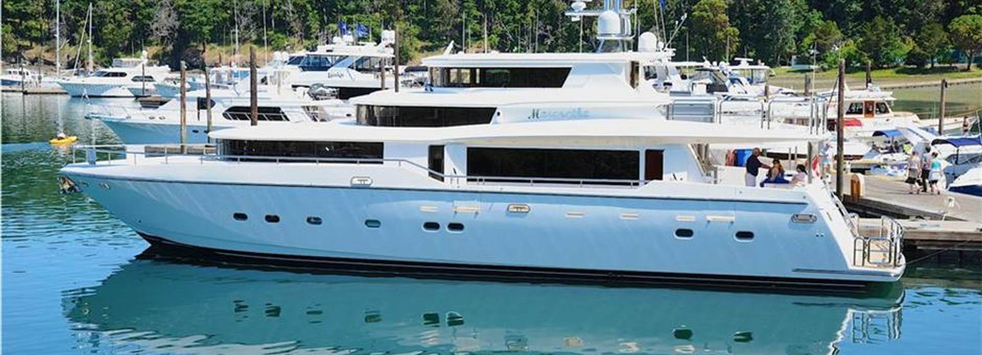 Luna yacht, Johnson Yachts