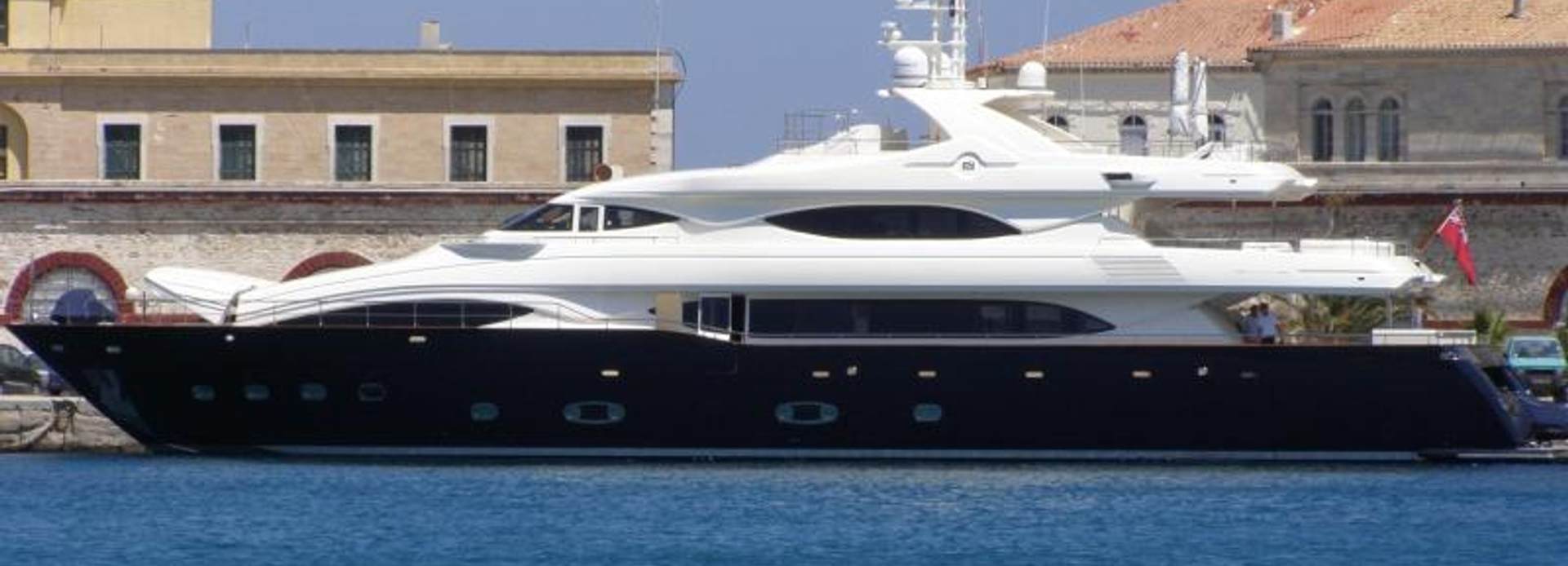 Bunker yacht, CRN Yachts