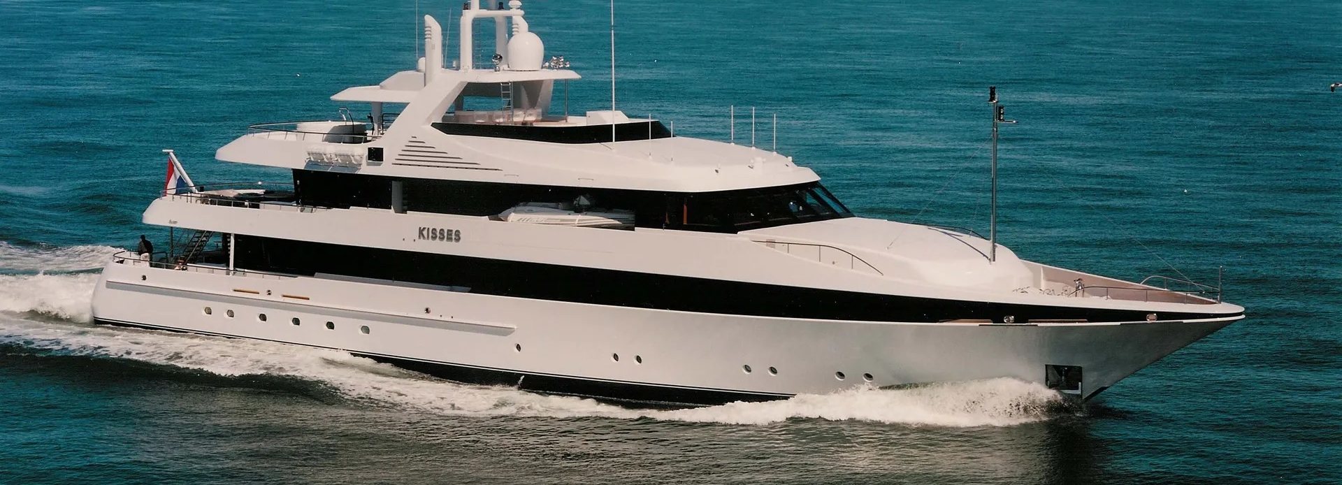 Kisses yacht, Feadship