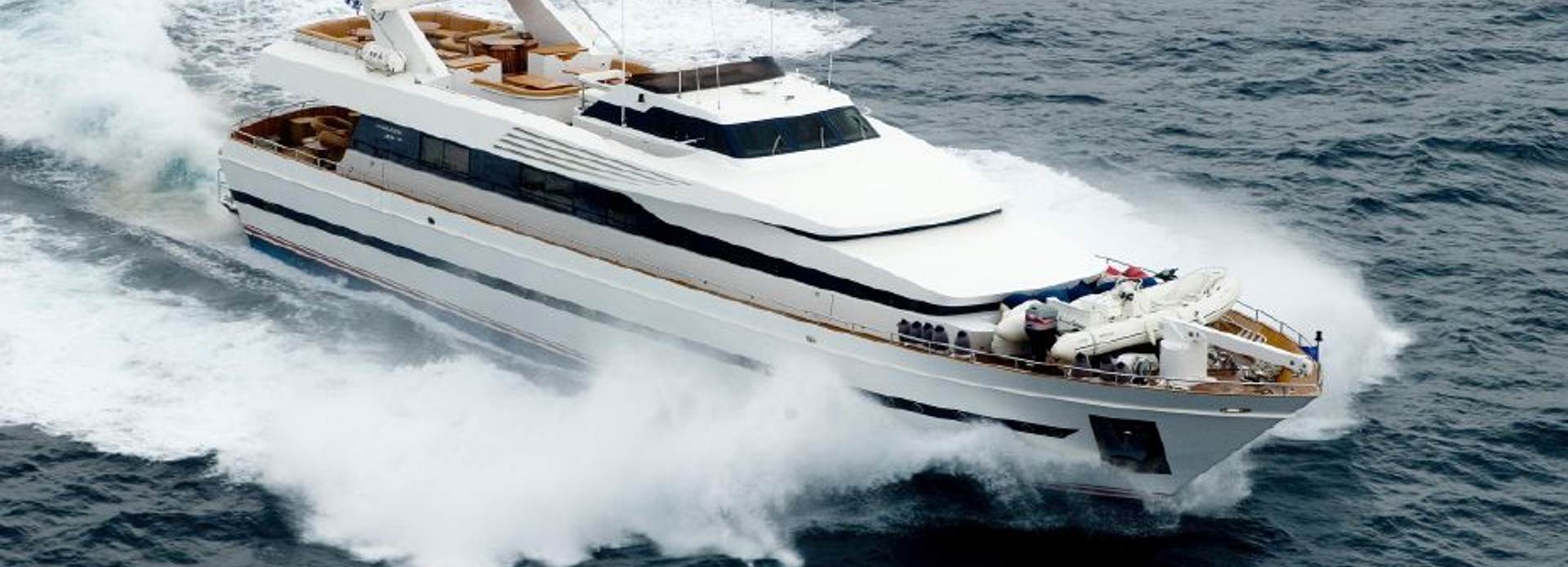 Zanzoun yacht, Cantieri di Pisa