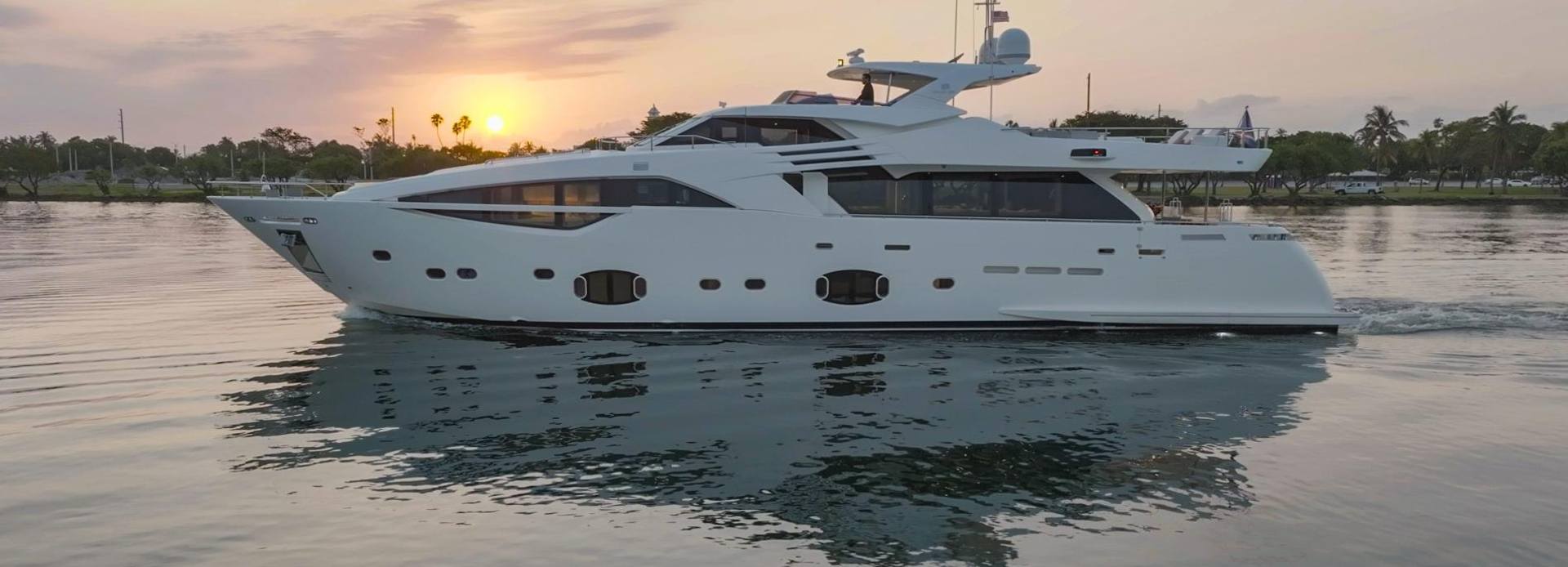 WHITE PEARL Yacht - 31m (101ft) Custom Line 2014 | YachtBuyer