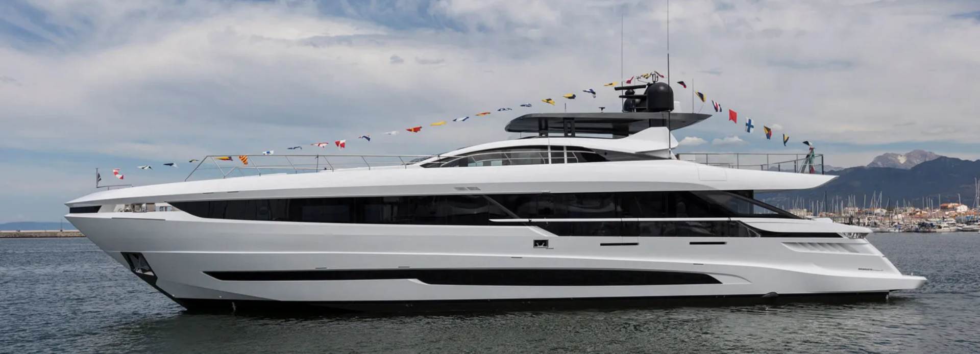 C2 yacht, Mangusta