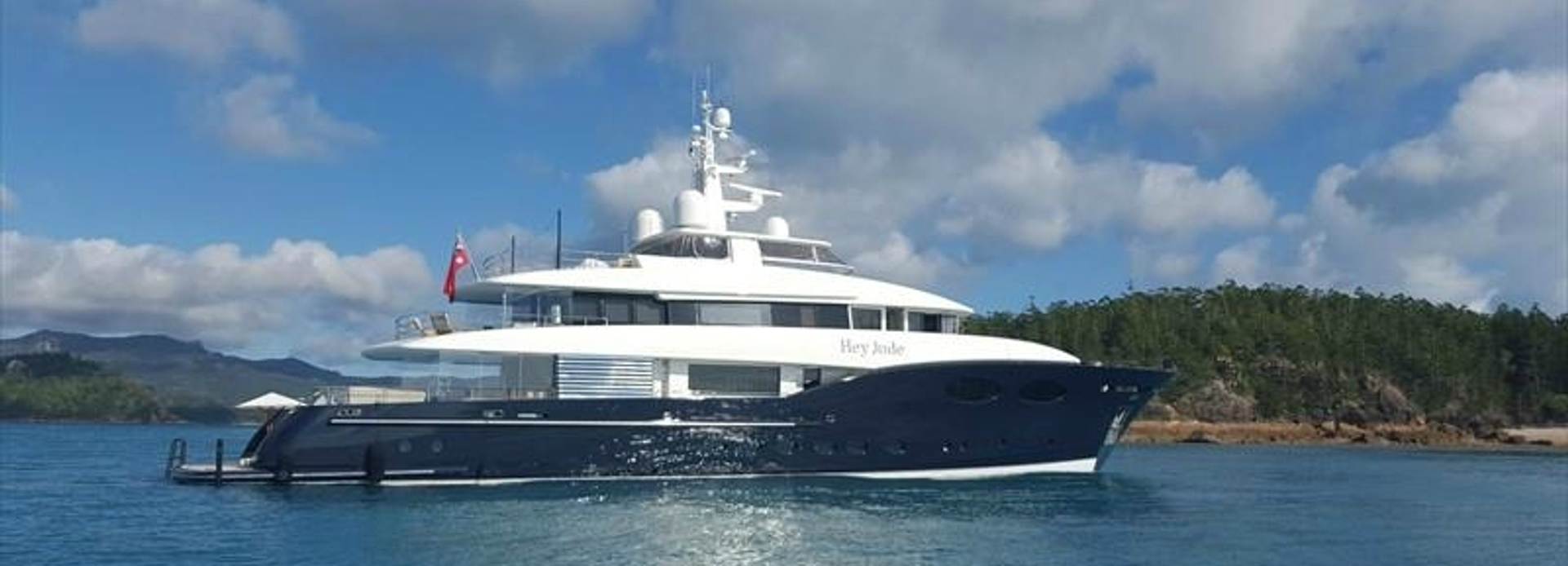 Hey Jude yacht, Alloy Yachts