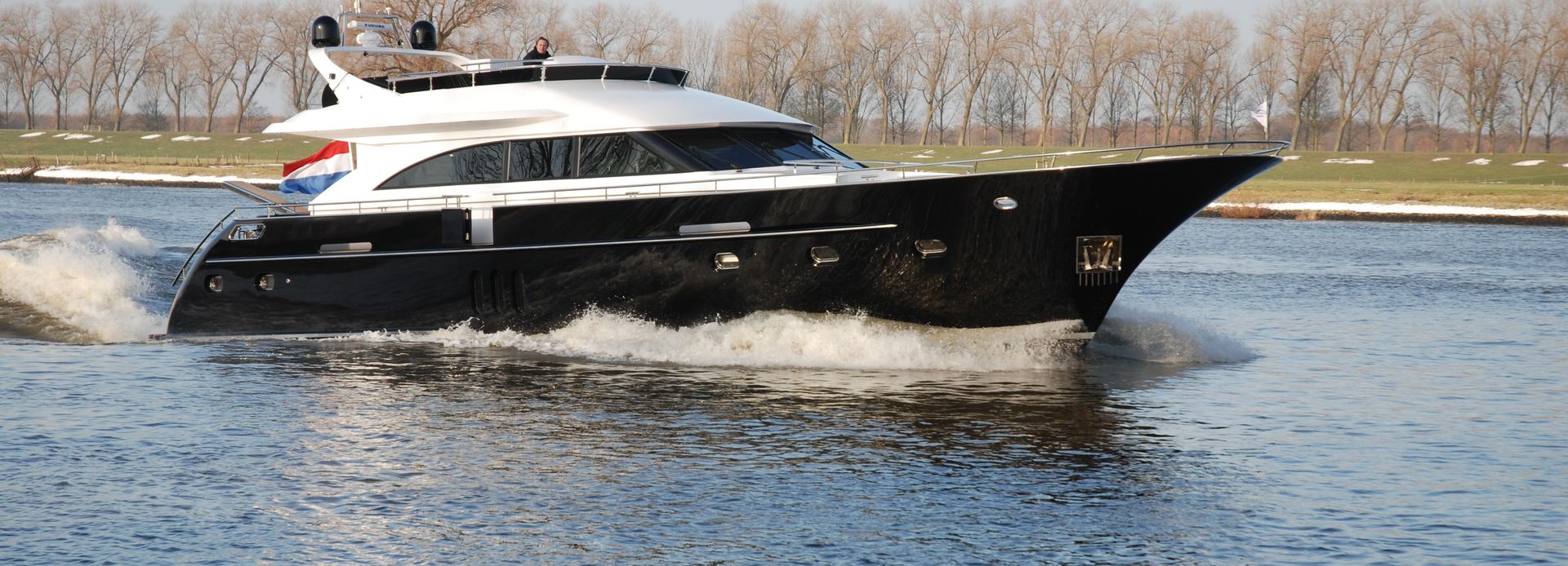 Bauxita yacht, Van der Heijden