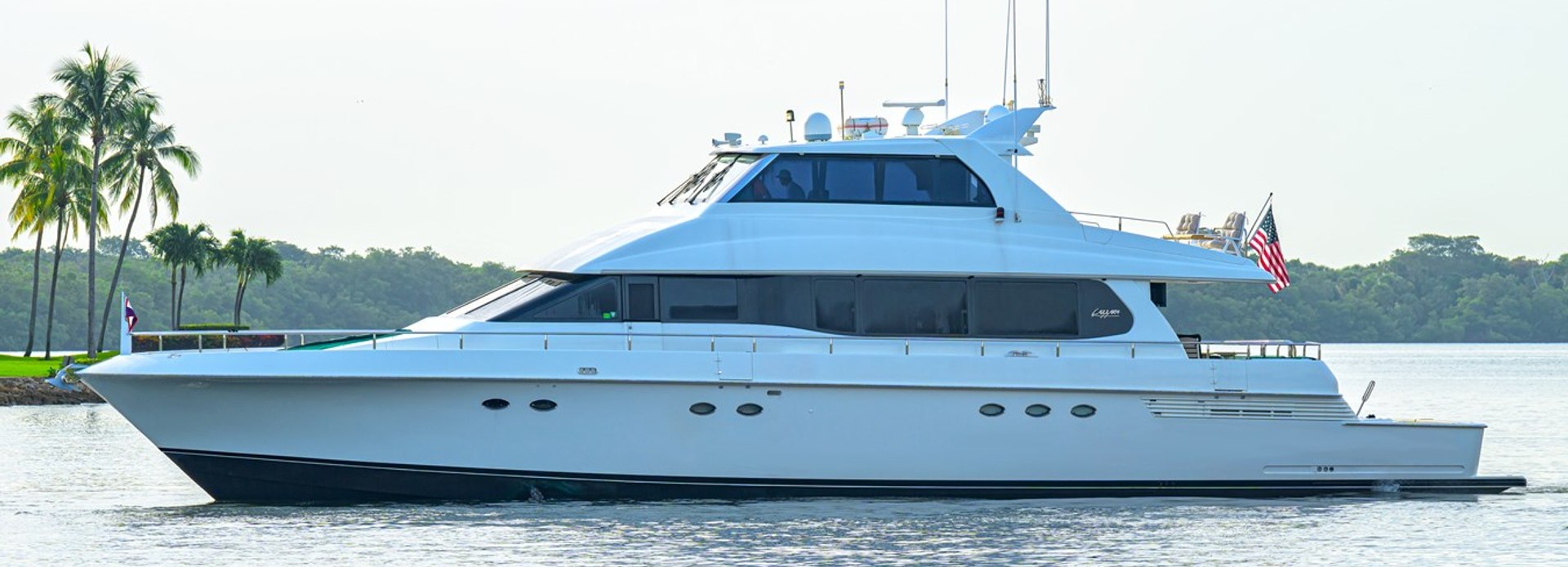 Lost Texan yacht, Lazzara Yachts