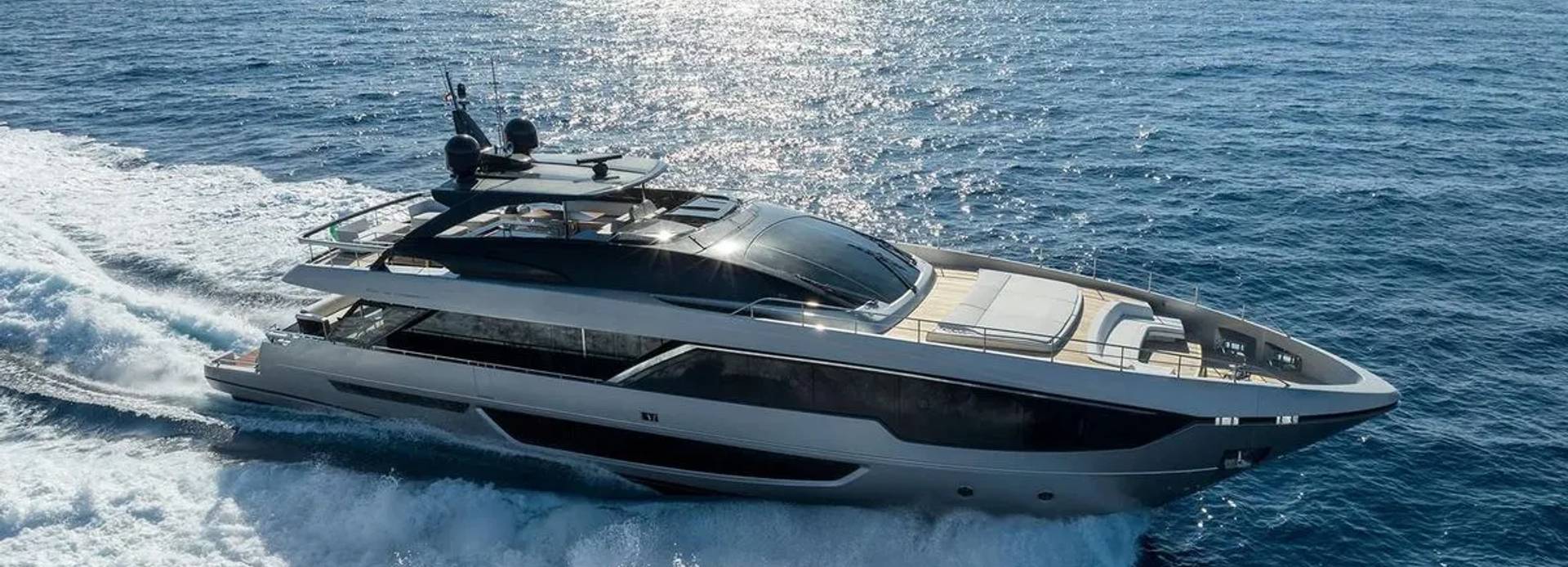 Quintessential yacht, Riva