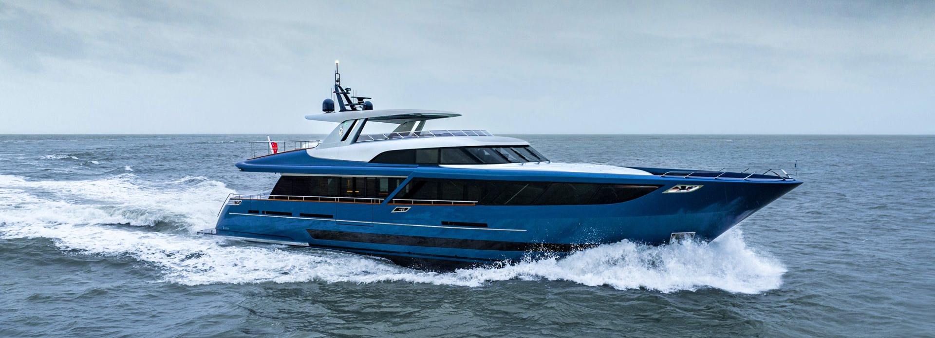 Blue Jeans yacht, Van der Valk