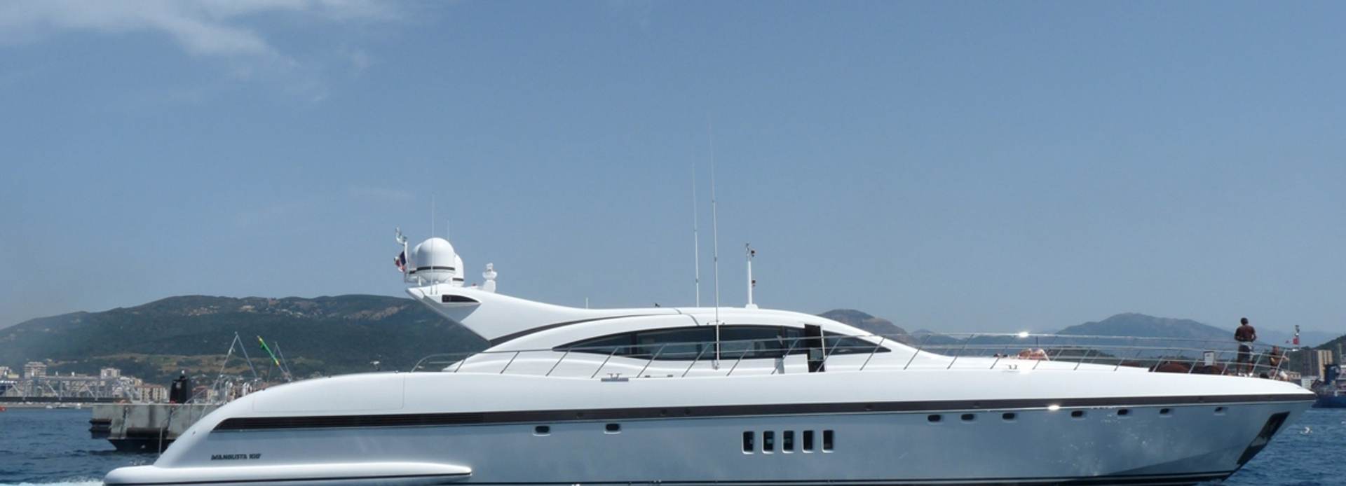 Delmona yacht, Mangusta