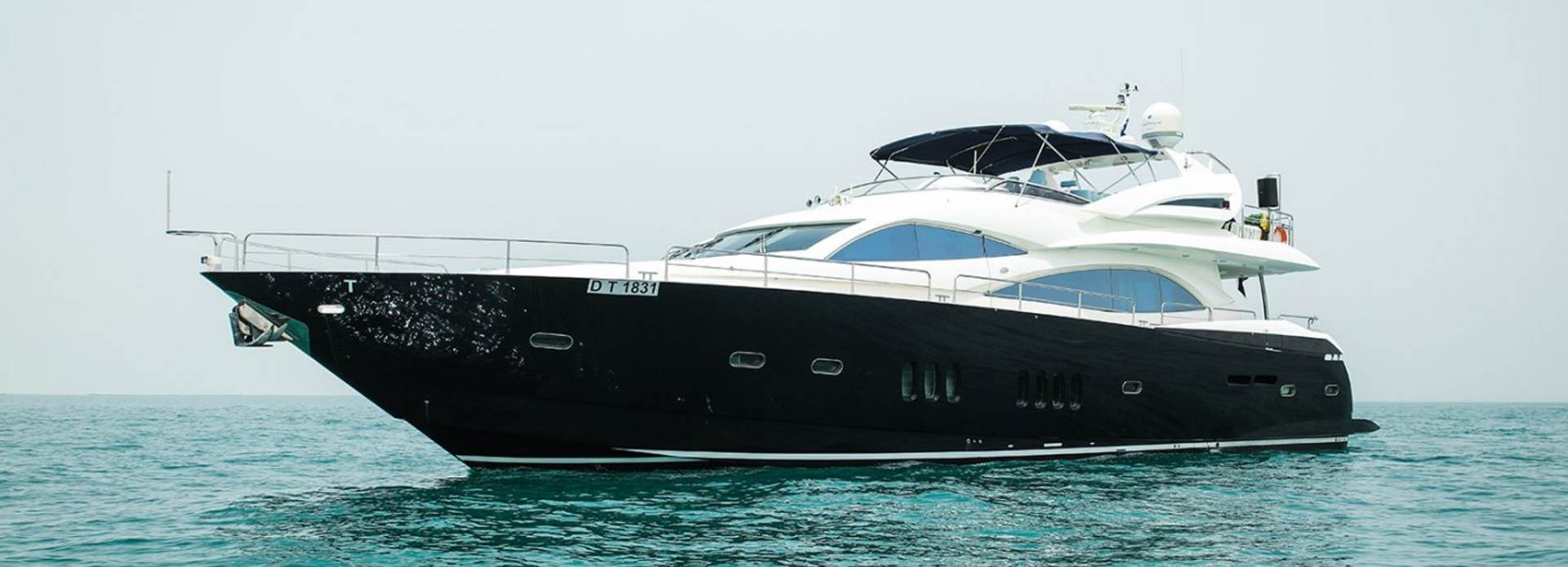 Aarna yacht, Sunseeker