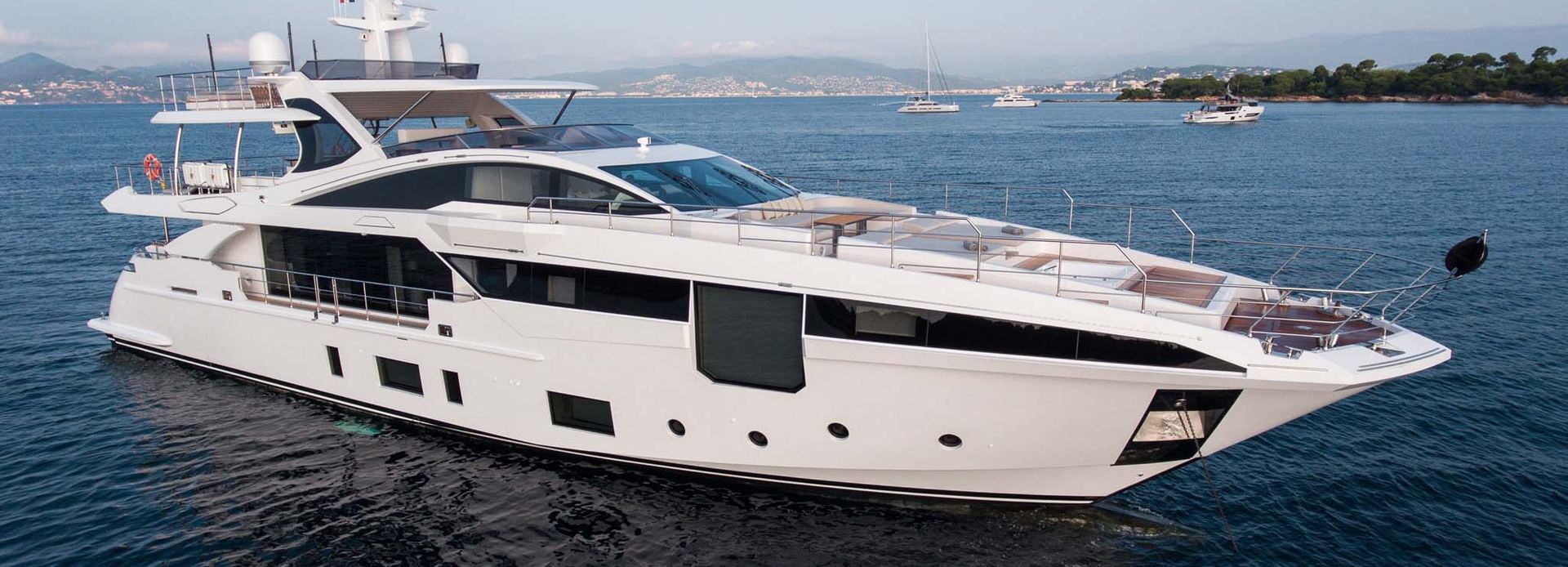 Heed yacht, Azimut