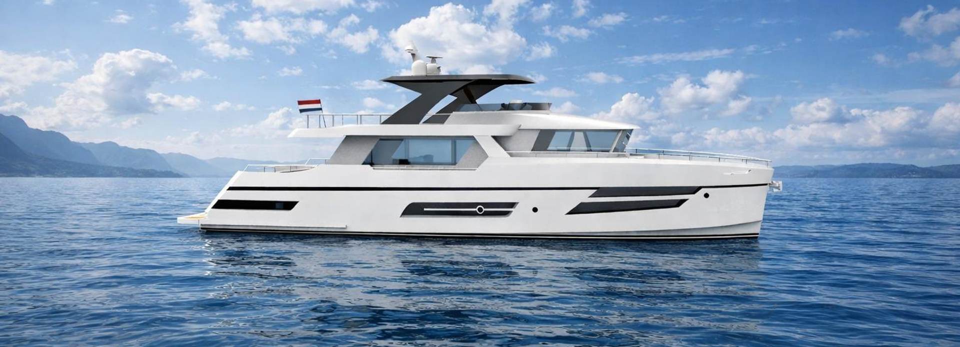 Explorer IV yacht, Van der Heijden