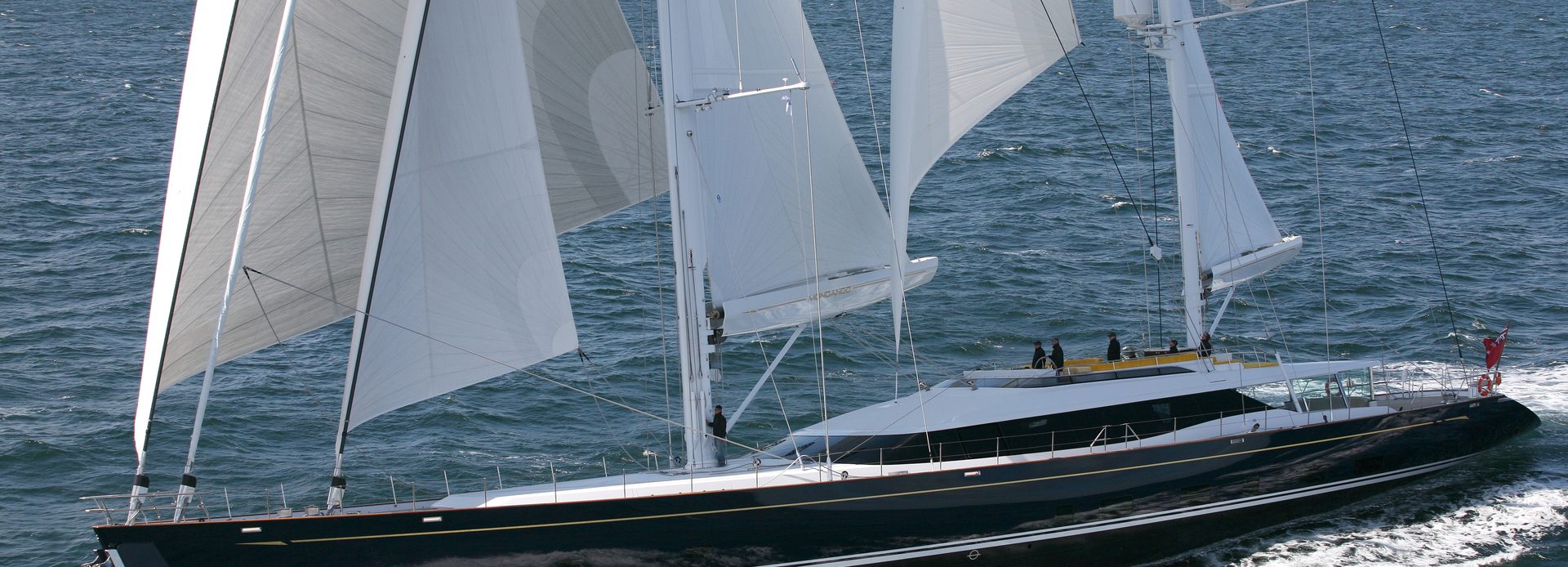 Q yacht, Alloy Yachts