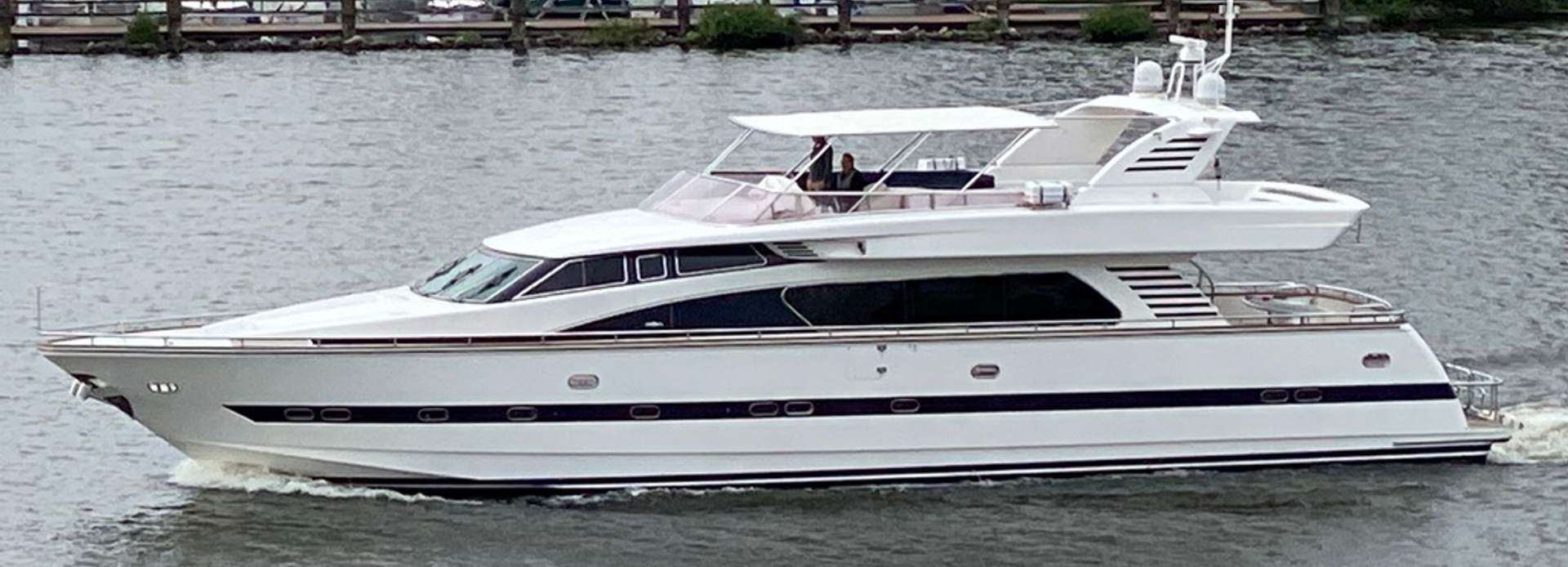 Curiosity yacht, Elegance