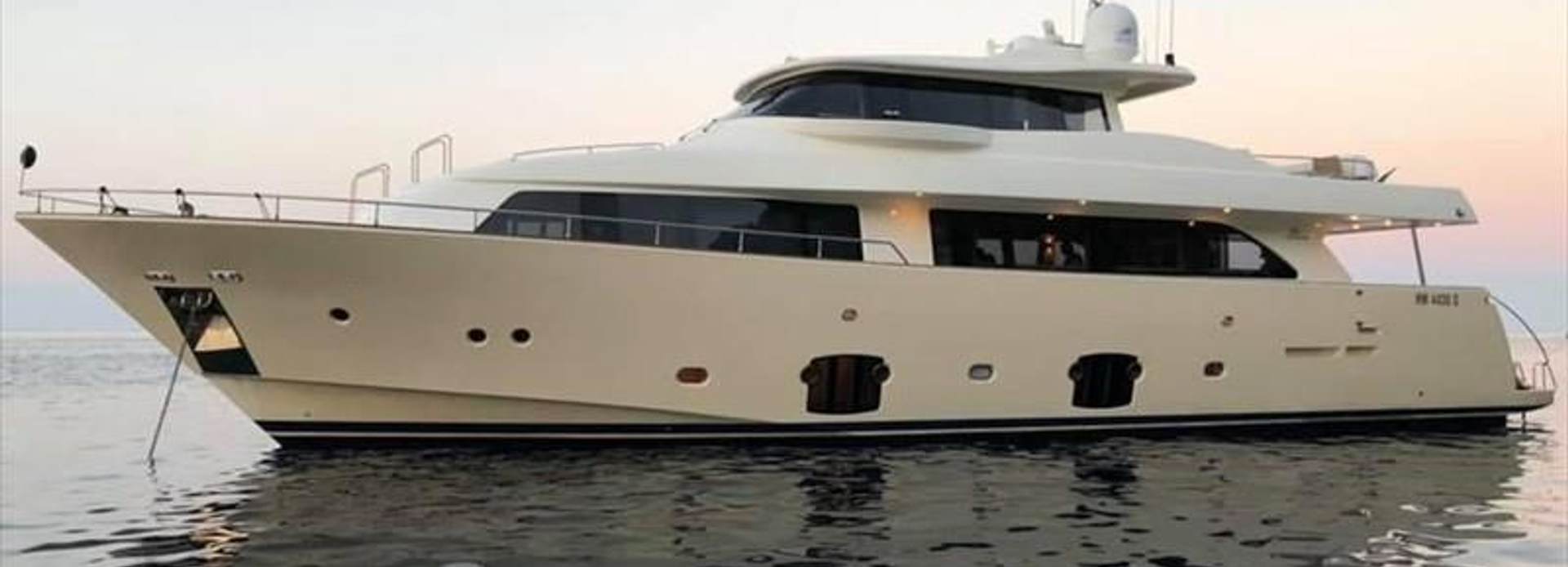 Galpina IV yacht, Custom Line