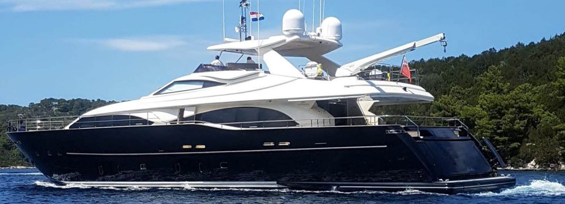 Okami yacht, Custom Line