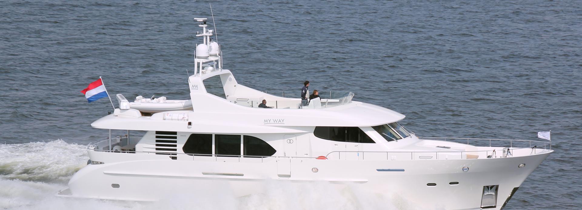 My Way yacht, Moonen