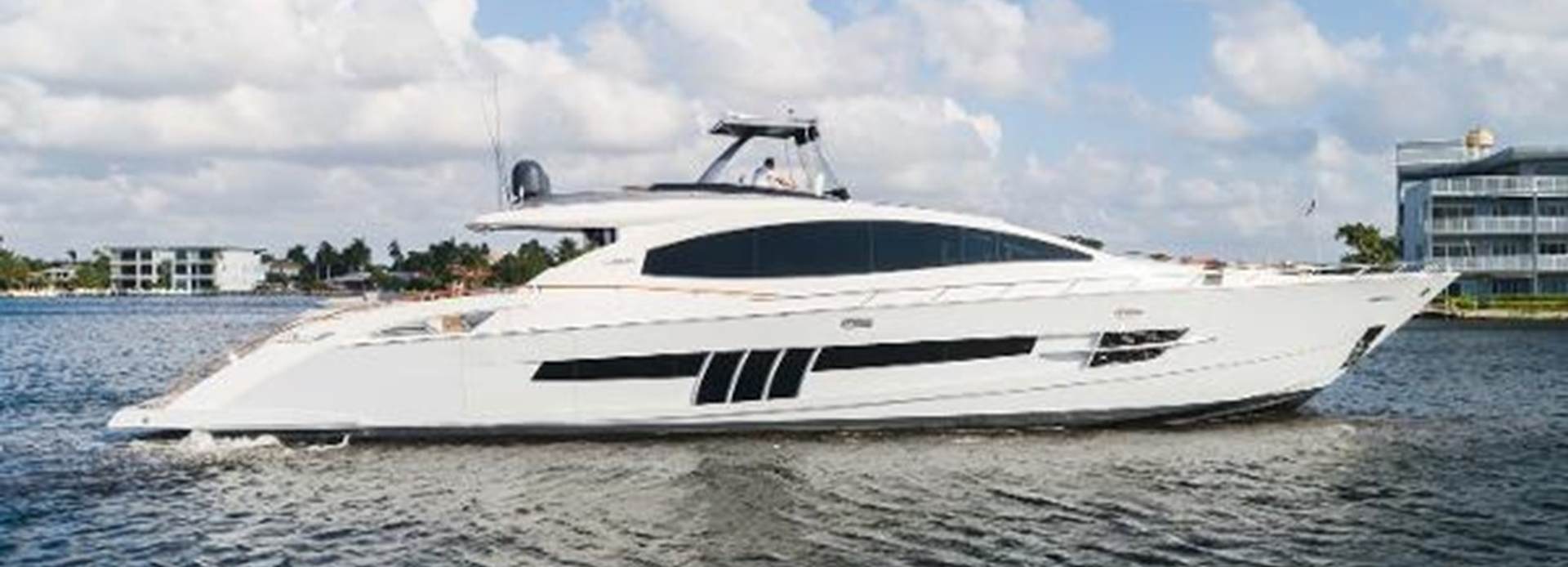 Helios yacht, Lazzara Yachts