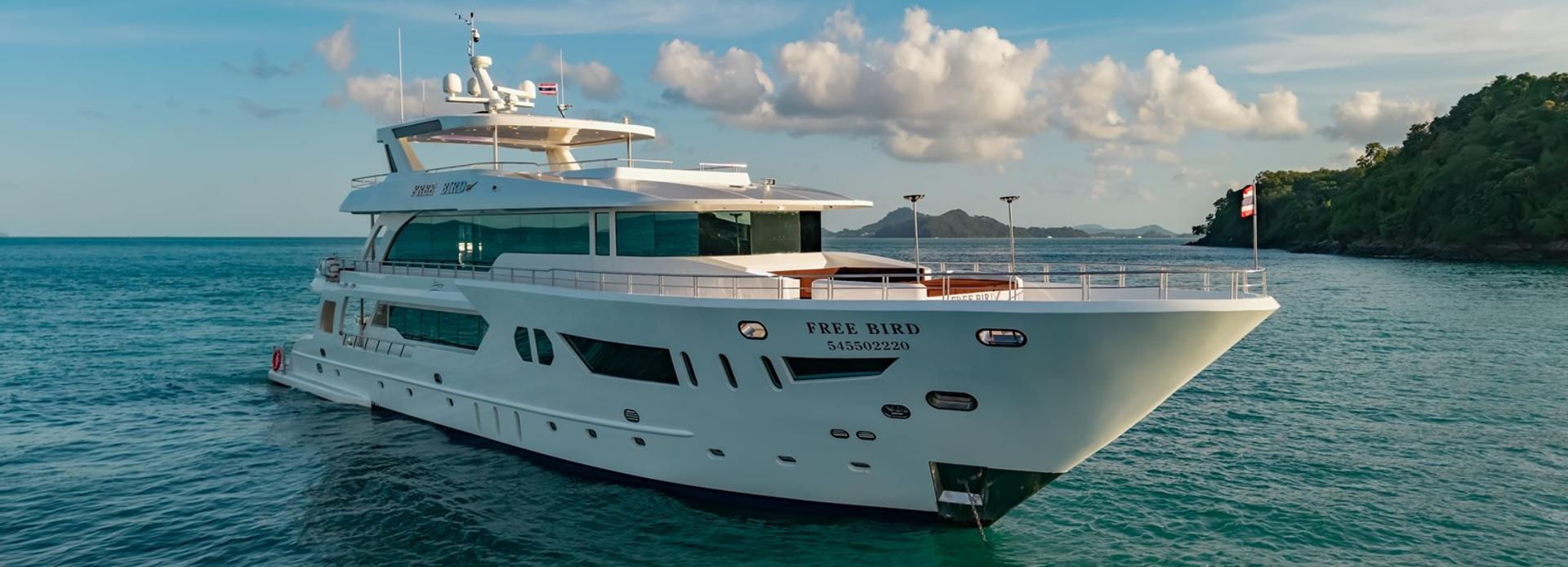 Free Bird yacht, Custom