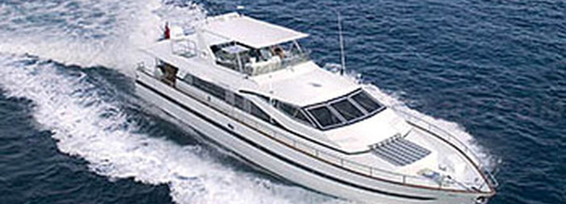 Runaway yacht, Azimut