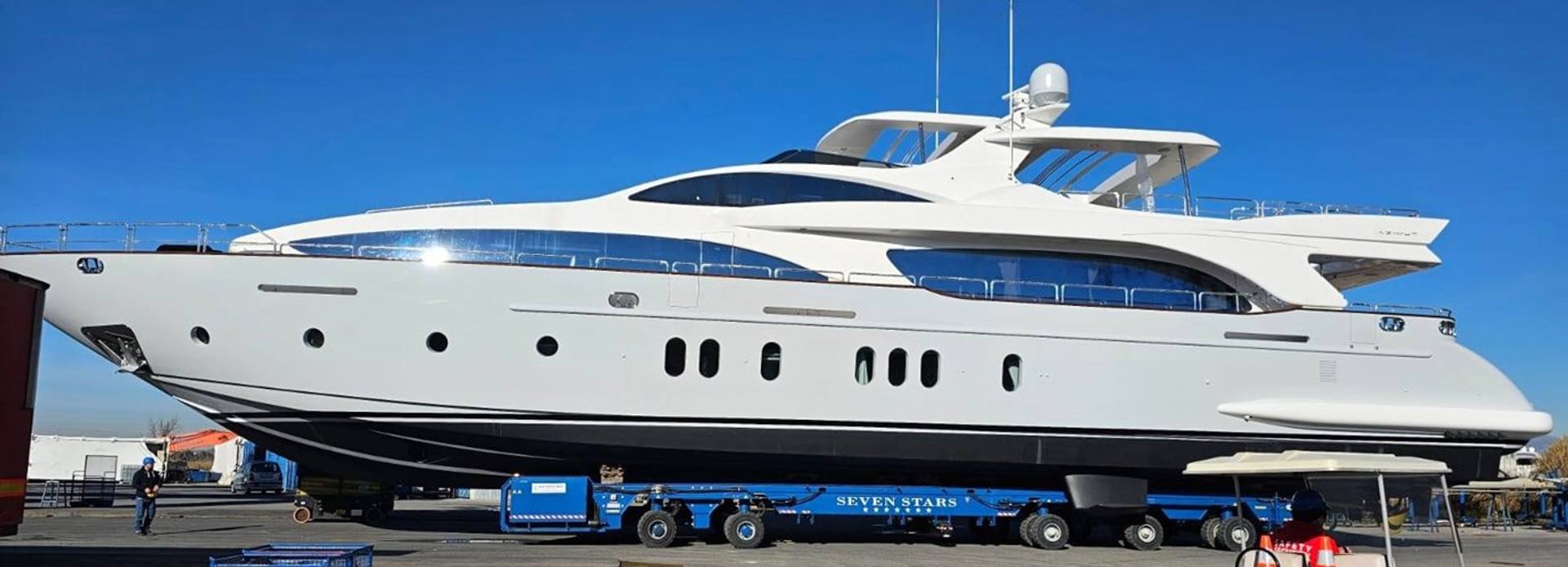 Serendipity yacht, Azimut