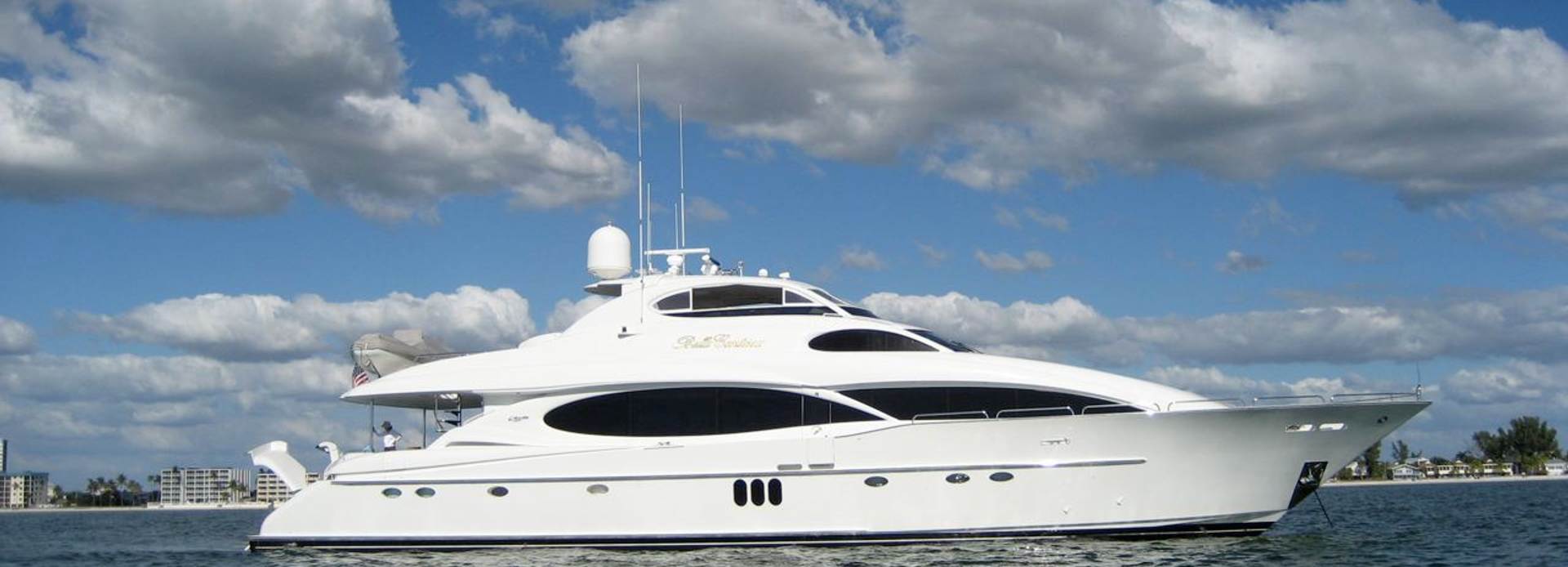 Lady Kristina yacht, Lazzara