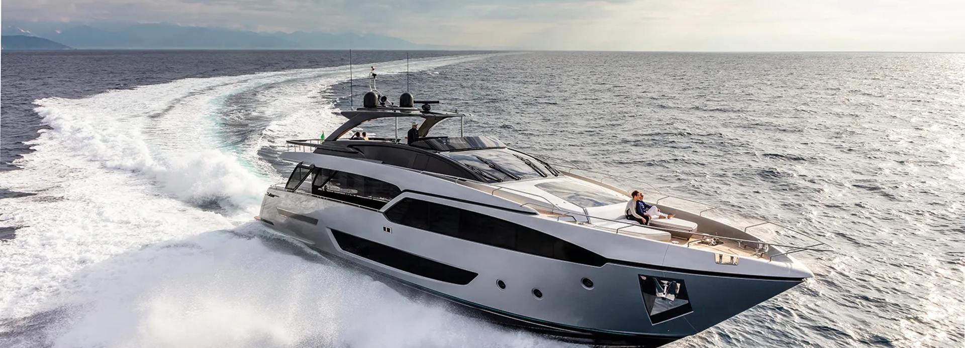Mr Charlie yacht, Riva