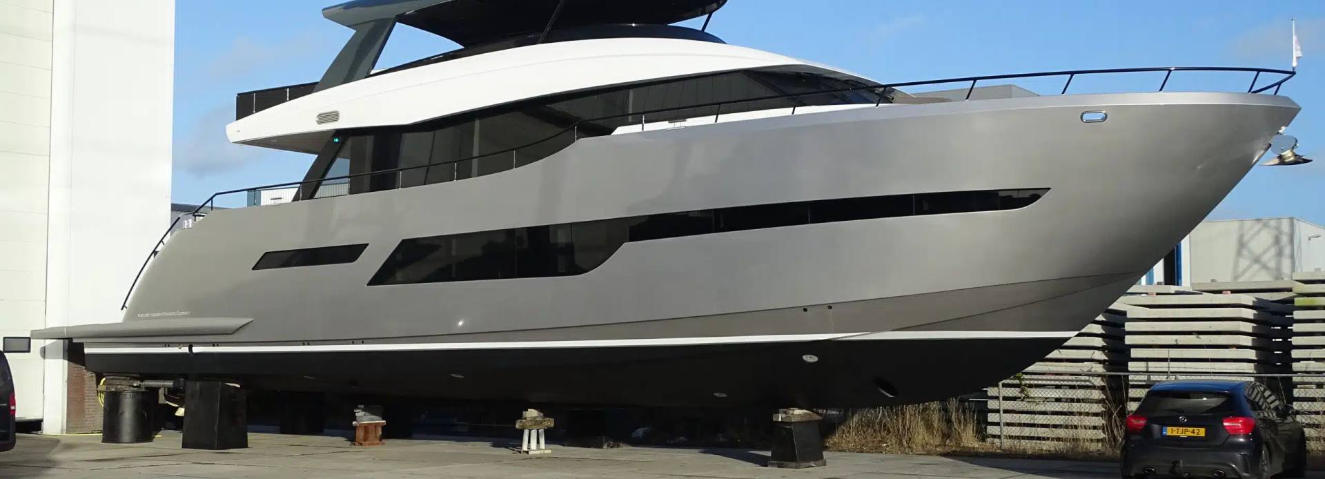 Phantom 80 Expedition/02 yacht, Van der Heijden