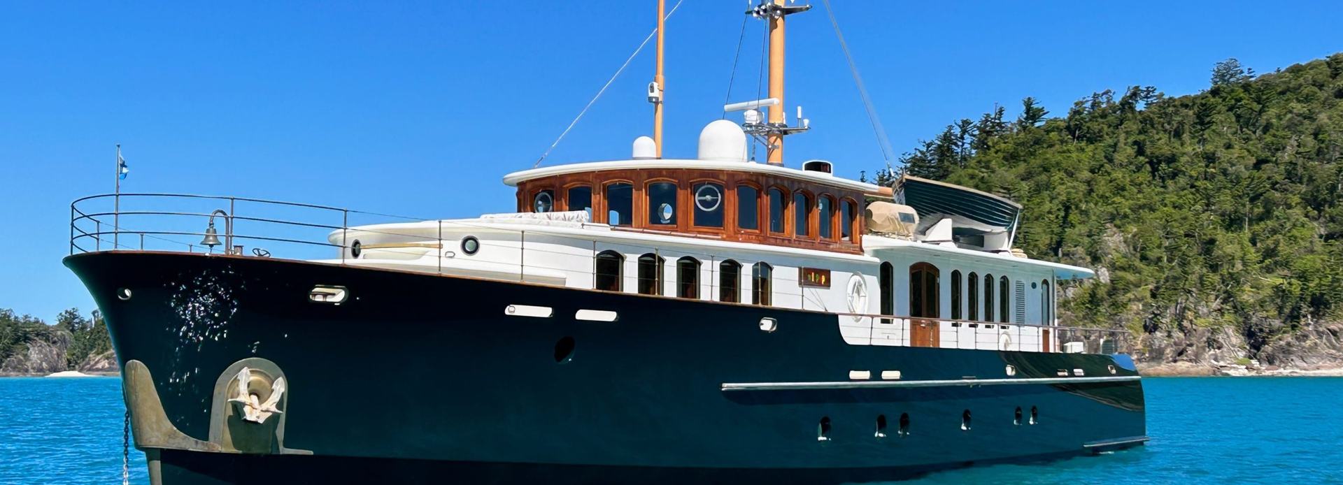 Parriwi yacht, Azzura Yachts