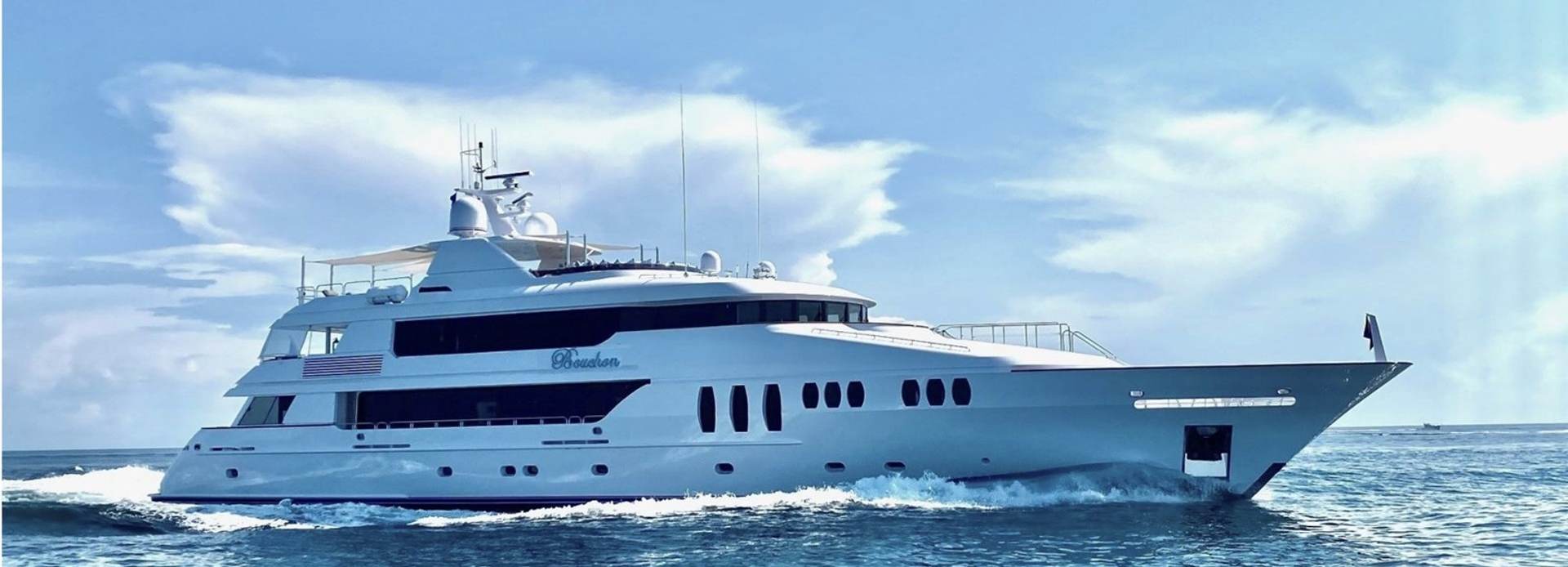 Sonician yacht, Trinity Yachts