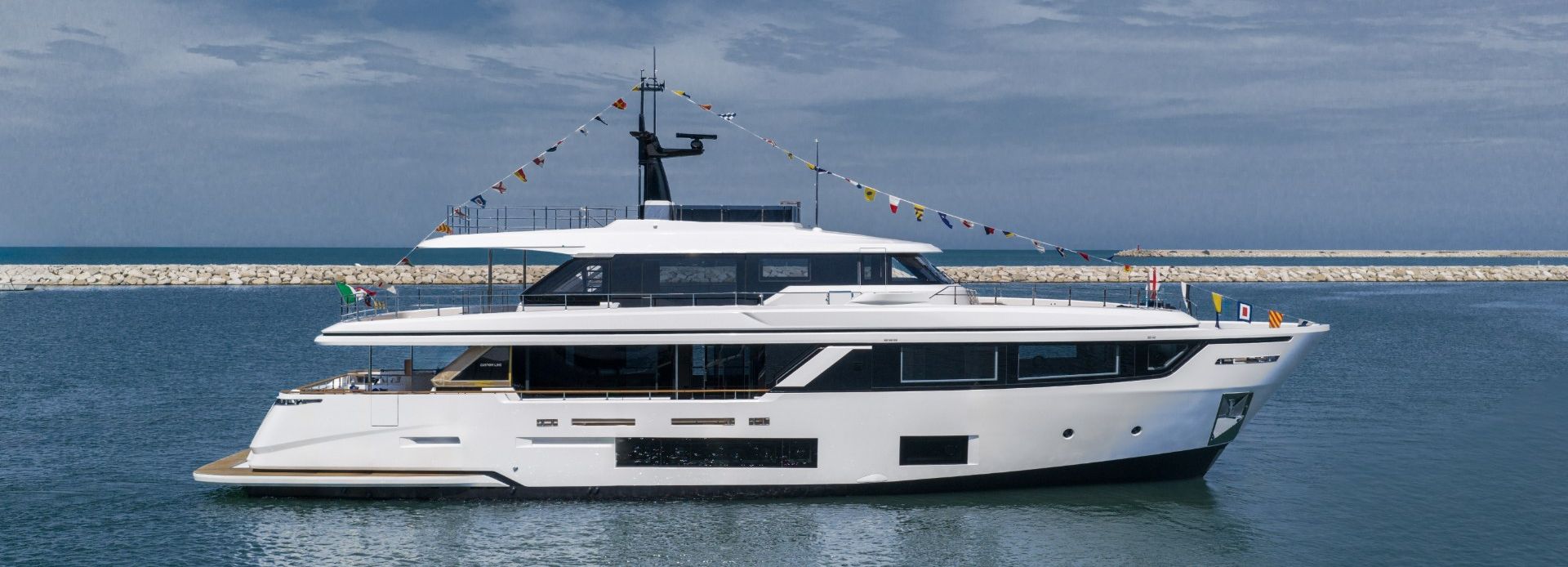 Navetta 30 Project /25 yacht, Custom Line