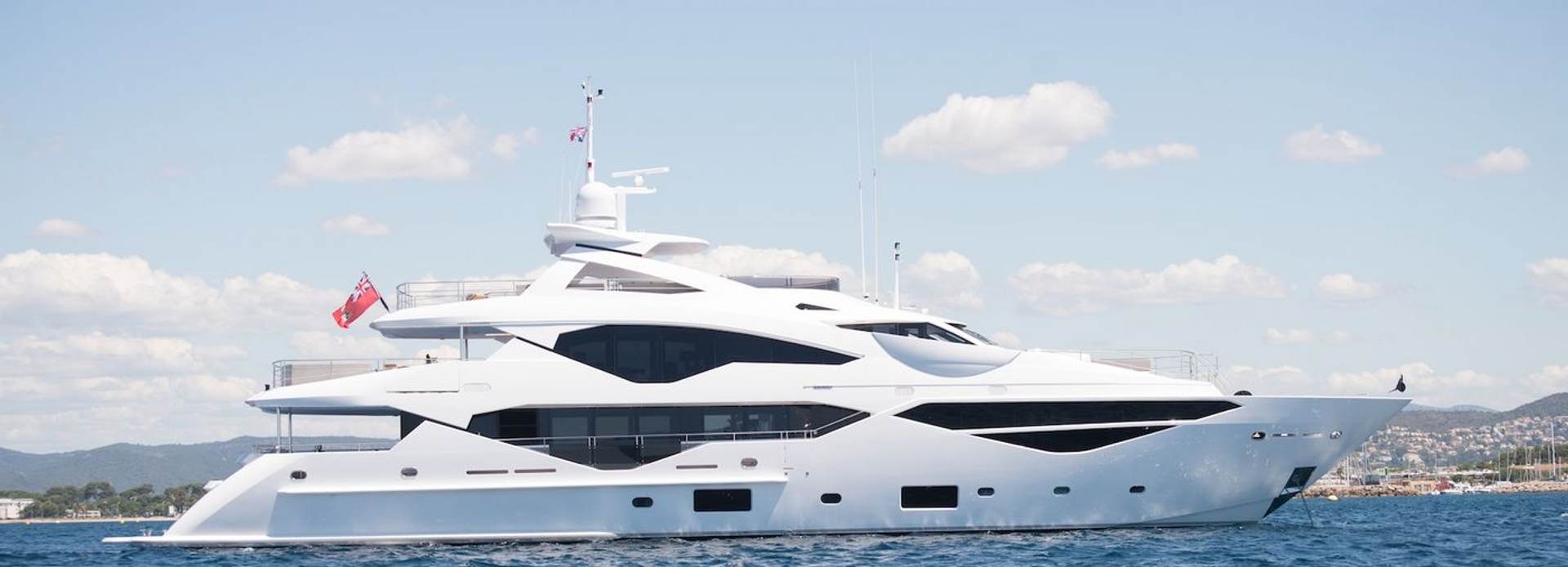 Aqua Libra yacht, Sunseeker