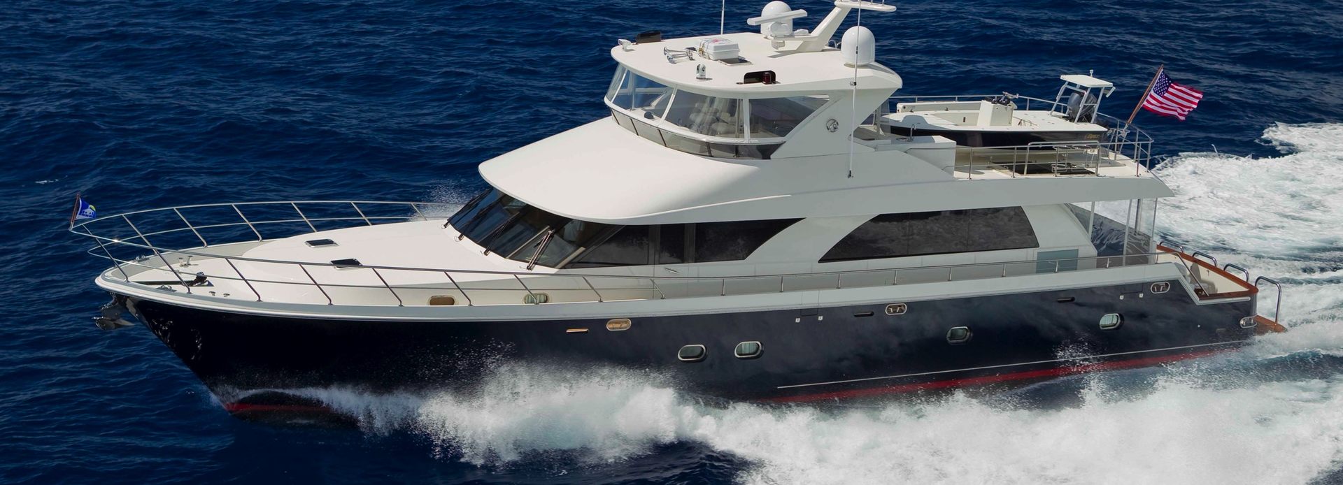 Clarity yacht, Ocean Alexander