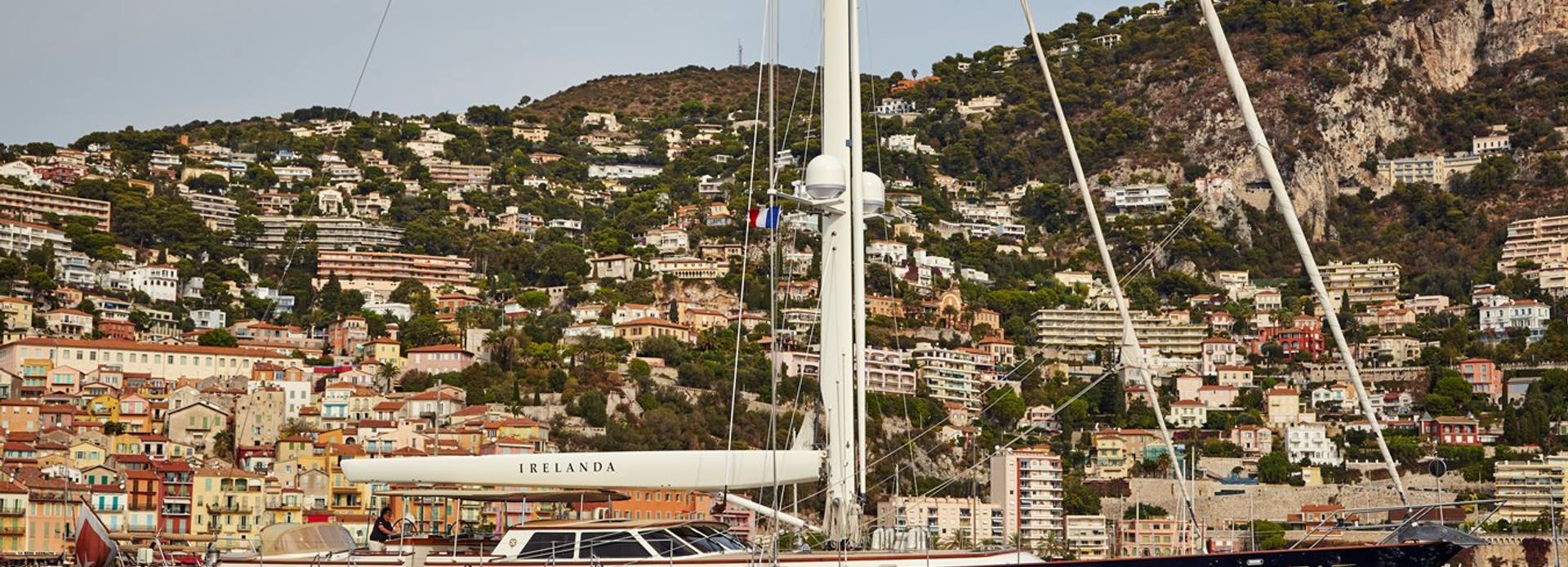 Abundance yacht, Alloy Yachts