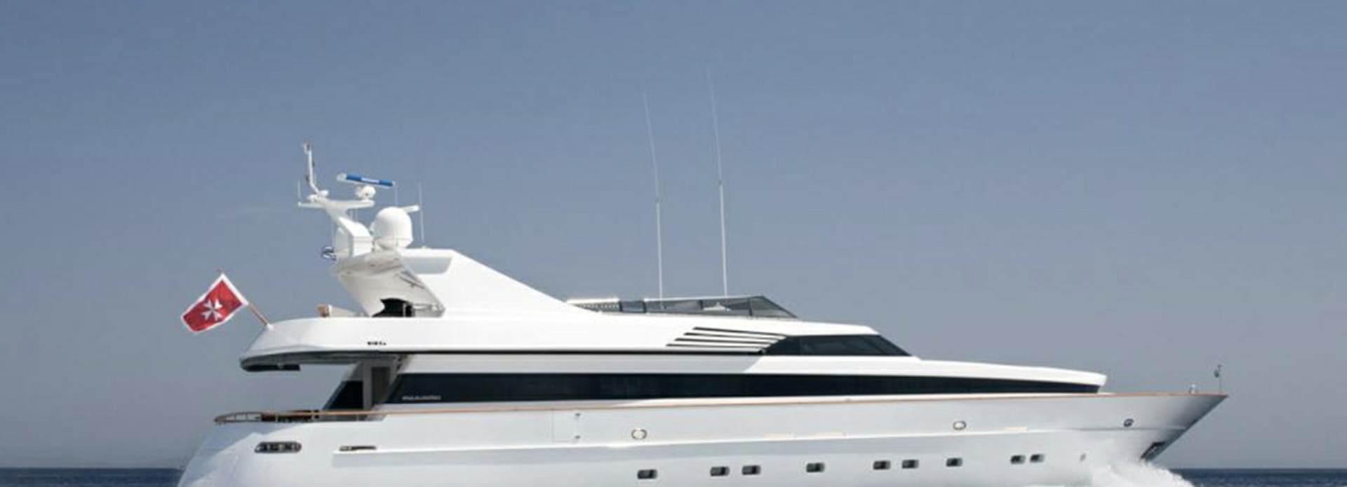 Zoo yacht, Cantieri di Pisa