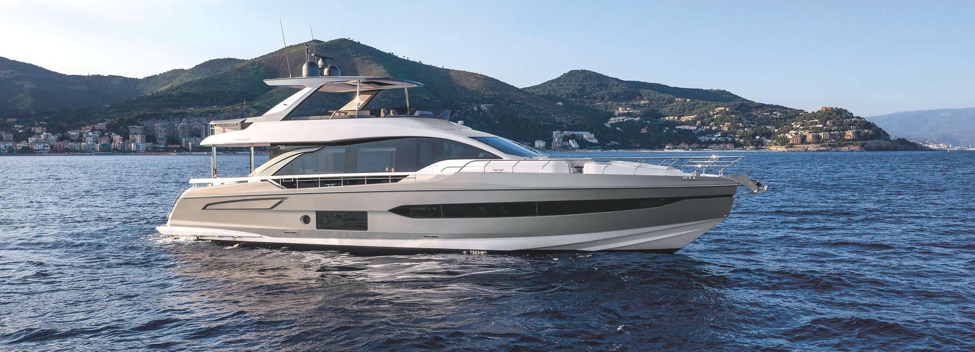 Plane to Sea yacht, Azimut