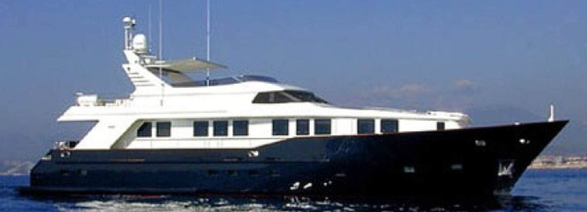 Philosophia yacht, Bugari