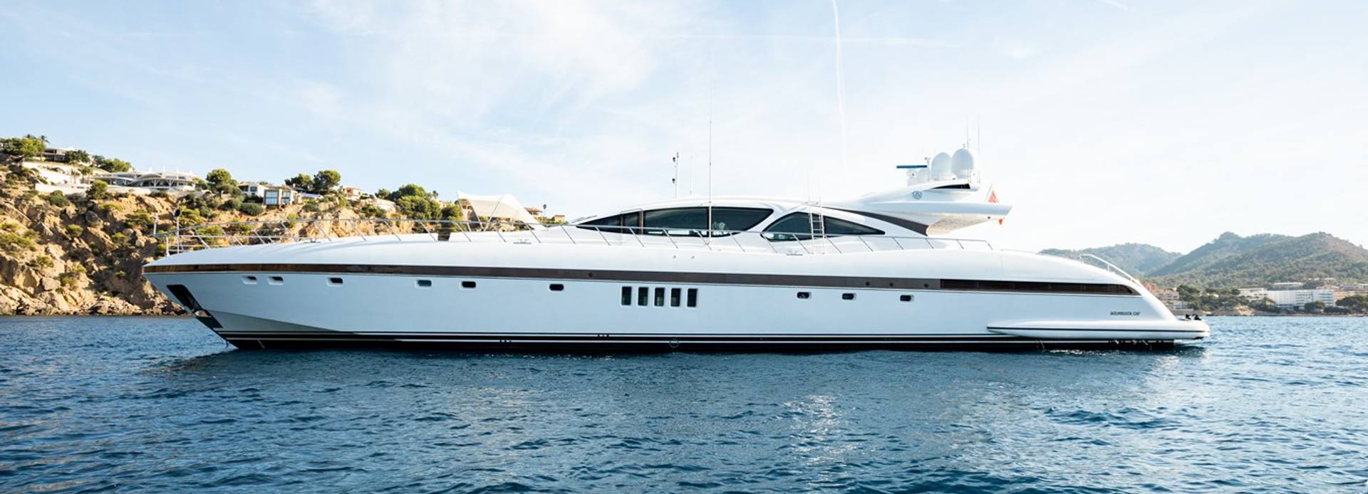 Blue Azur yacht, Mangusta