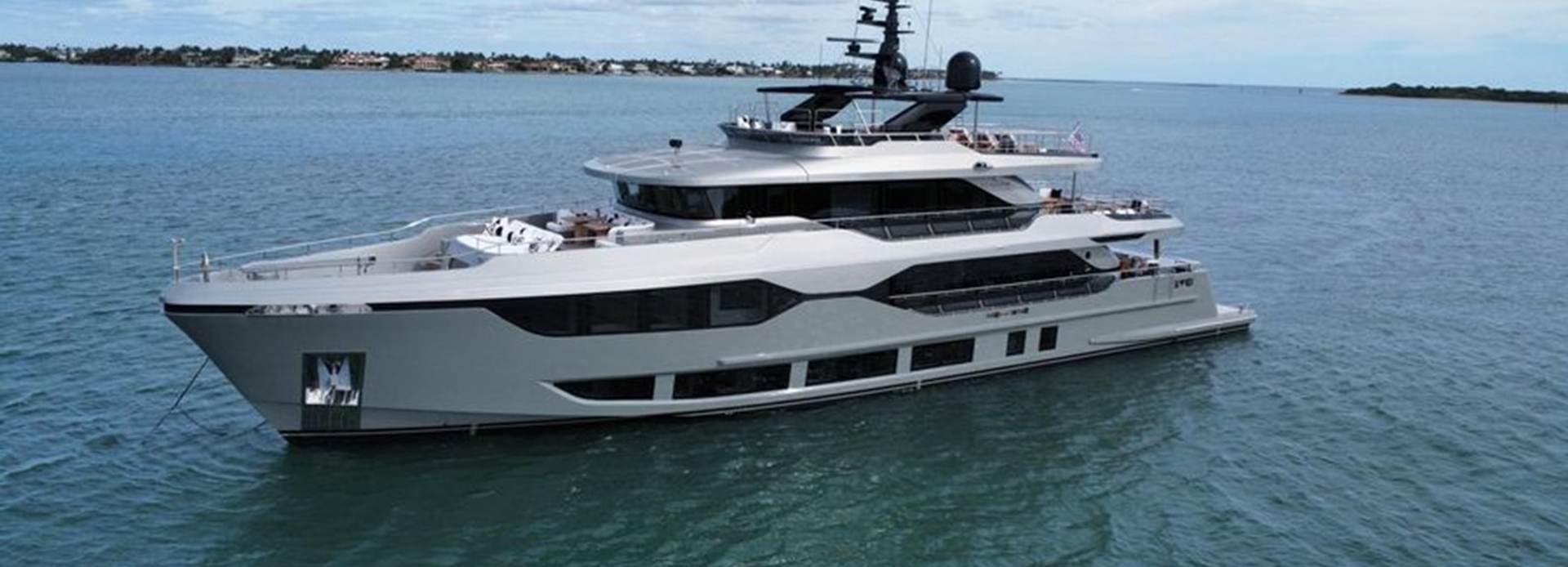 Majesty 120/05 yacht, Gulf Craft