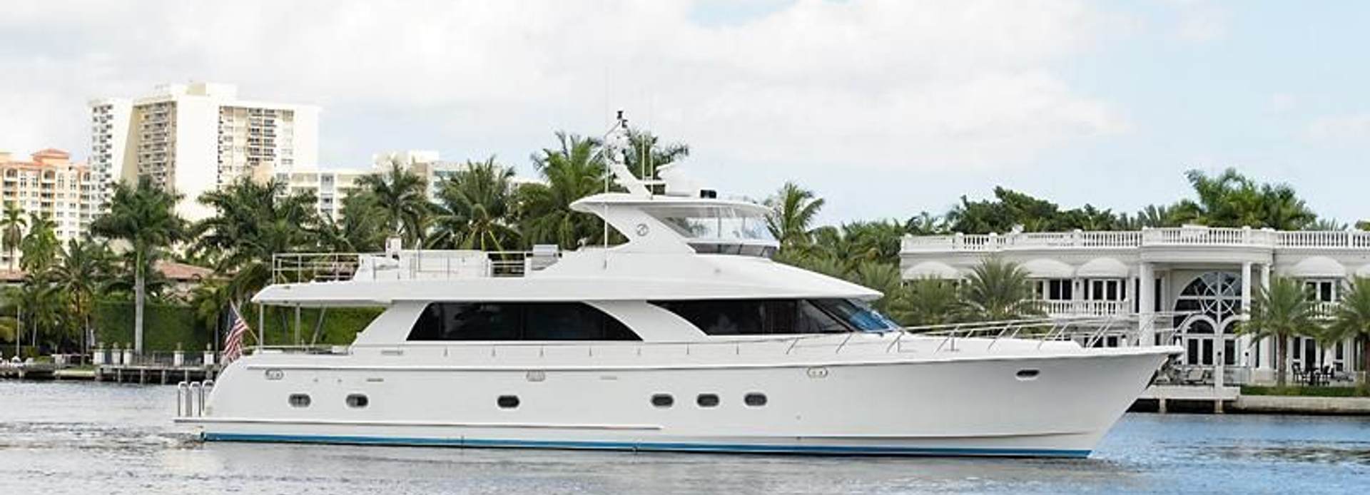Hoker yacht, Ocean Alexander