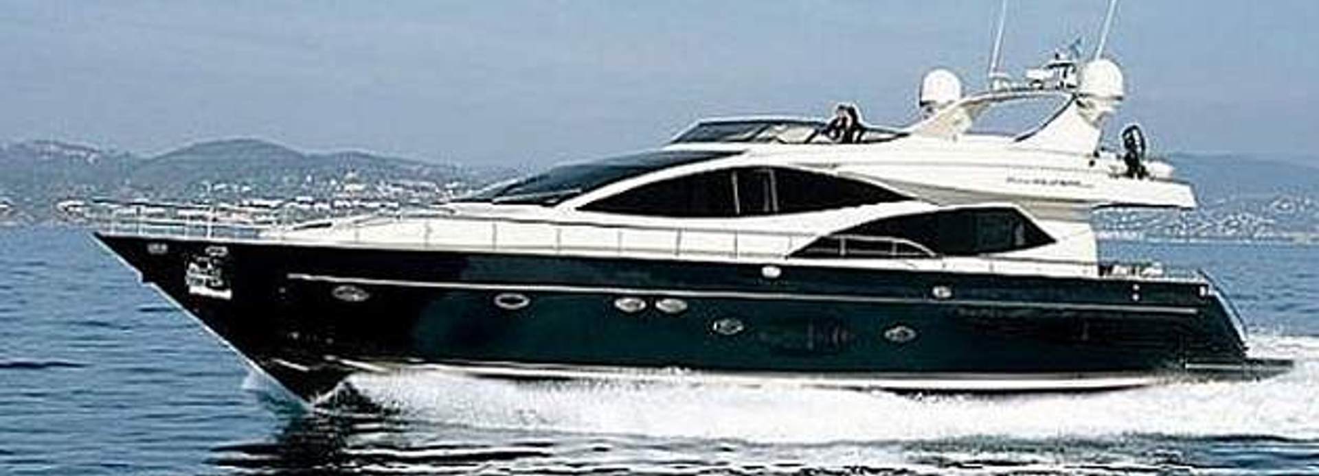 Anlia yacht, Riva