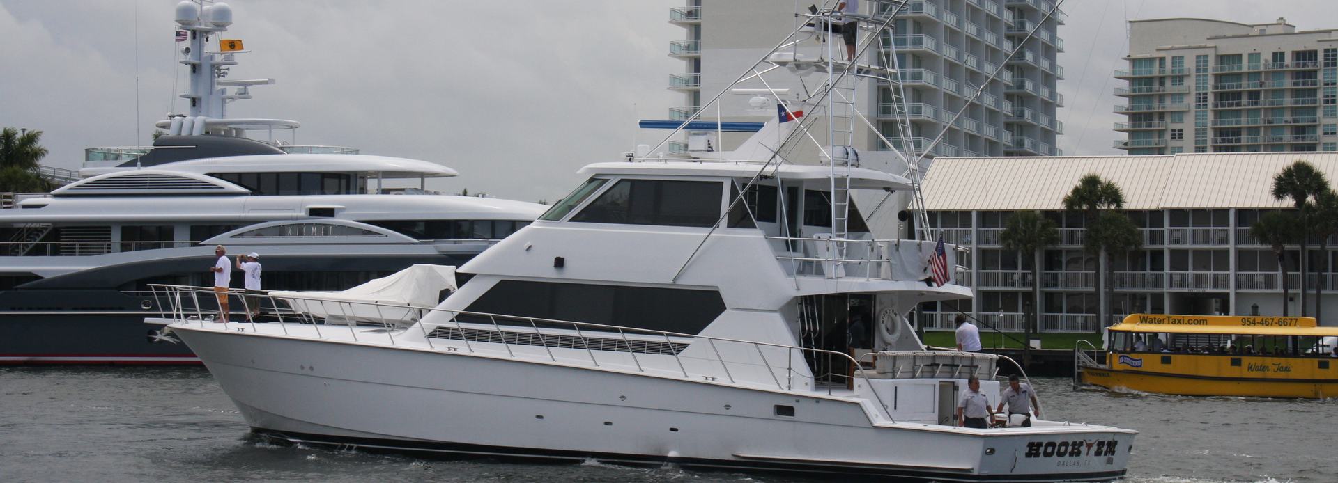 Hook Em yacht, Hatteras